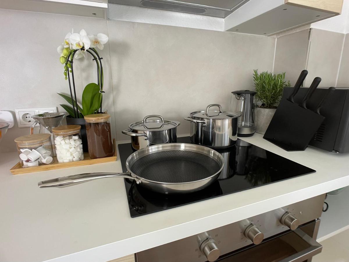 M-Style 01 Apartment Mit Terrasse Und Gasgrill, 24H Self-Check-In, Free Parking, Netflix Nuremberg Extérieur photo
